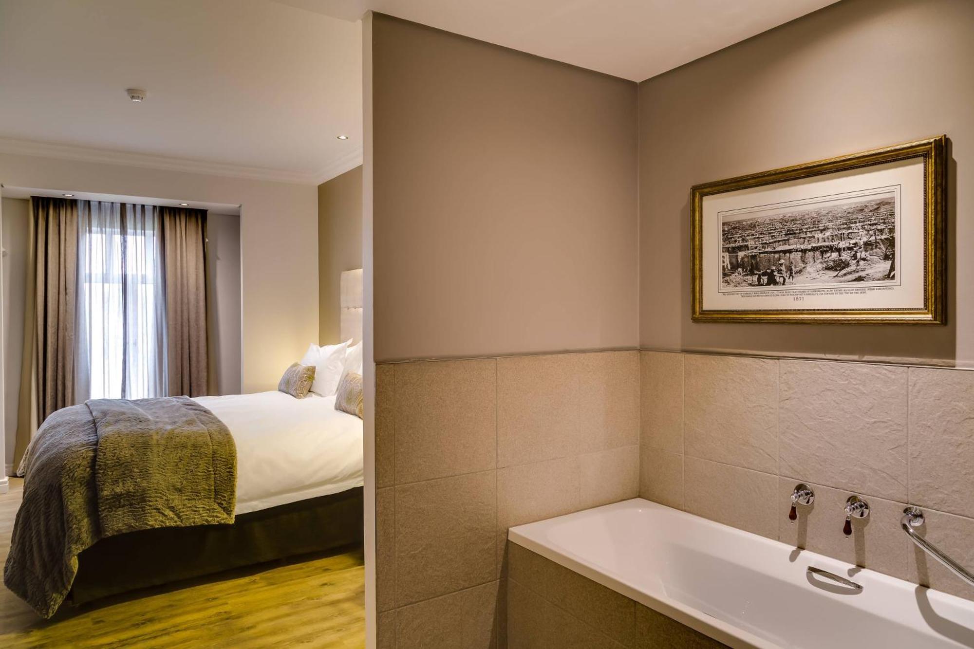 Protea Hotel By Marriott Kimberley Exterior photo
